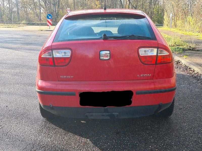 Usata Seat Leon 101 CV (74 kW) 2000 Rosso Utilitaria