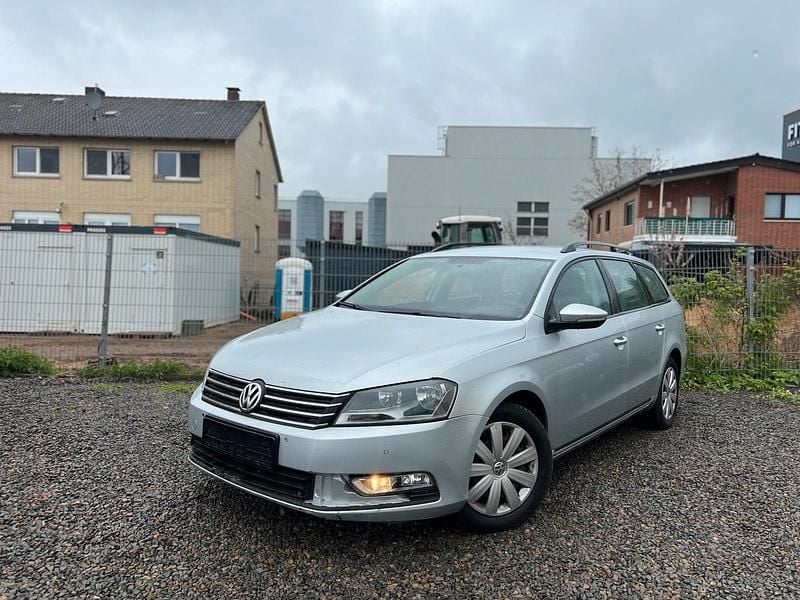 Second-hand VW Passat 140 CP (102 kW) 2012 Gri Break