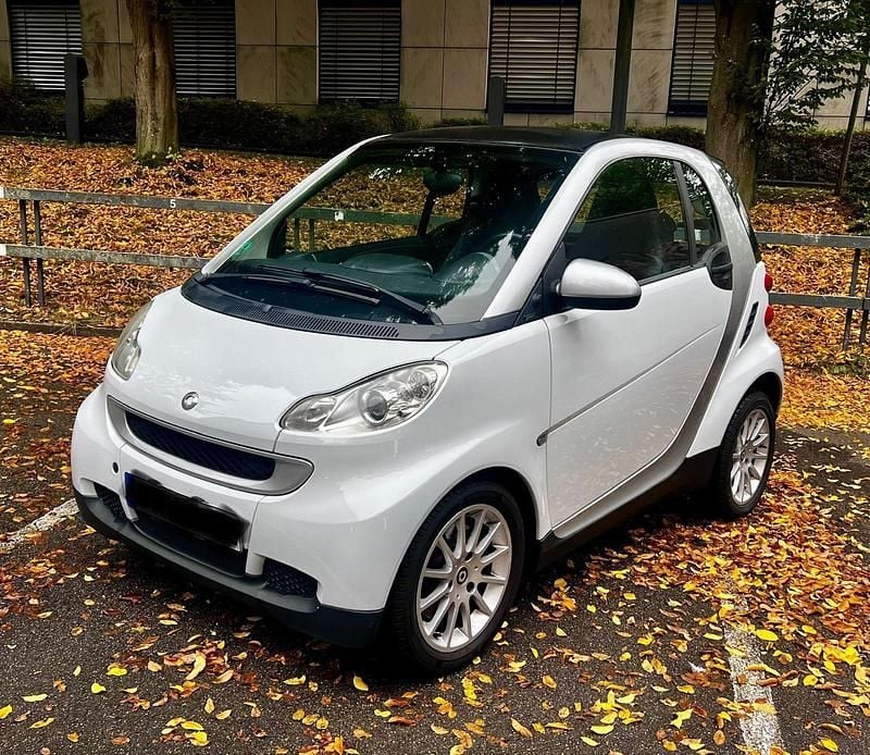 Weiß Gebraucht 2009 Smart ForTwo Coupé Kleinwagen | 3.850 € (Guter Preis) - Bild 1/4