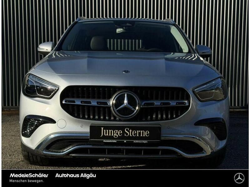 Gebraucht Mercedes GLA220 190 PS (139 kW) 2024 Lack hightechsilber (metallic) SUV