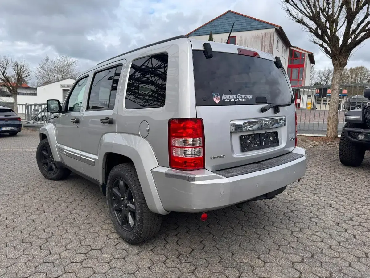 Brugt Jeep Cherokee 176 HK (129 kW) 2008 SUV