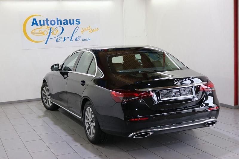 Gebraucht Mercedes E220 Exclusive 194 PS (142 kW) 2021 Schwarz Limousine