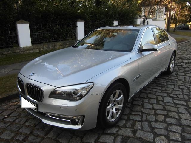 Gebraucht BMW 730 258 PS (189 kW) 2013 Silber metallic Limousine