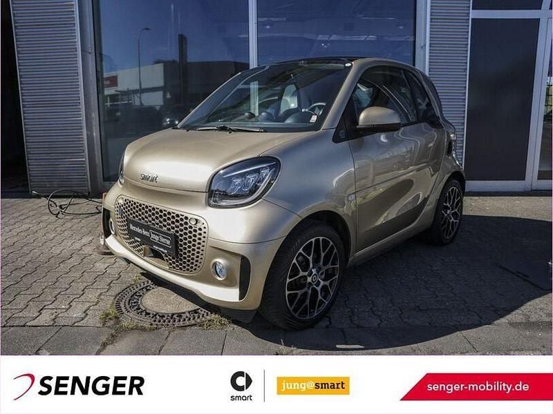 Bodypanels in gold beige (meta Gebraucht 2021 Smart ForTwo Electric Drive Exclusive Kleinwagen | 12.970 € (Fairer Preis) - Bild 1/4