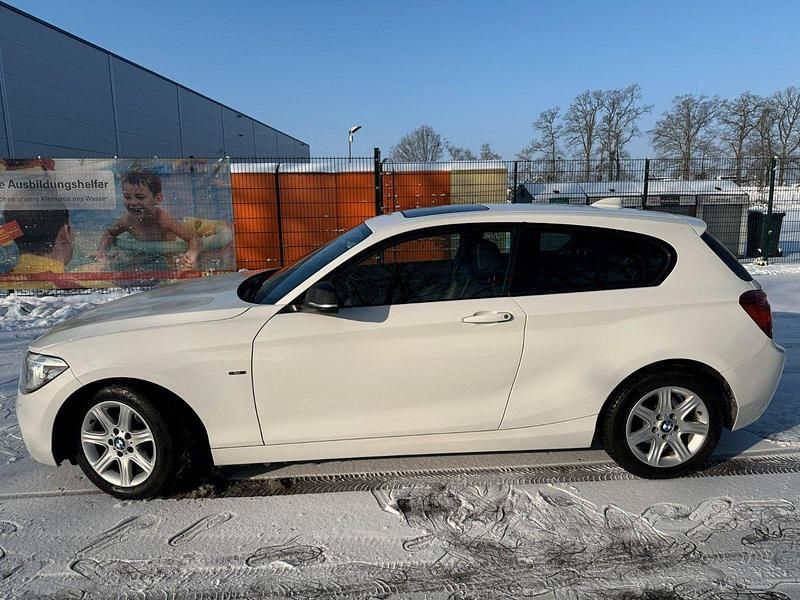 Gebraucht BMW 118 Coupé Sport Line 143 PS (105 kW) 2013 Weiß Coupé