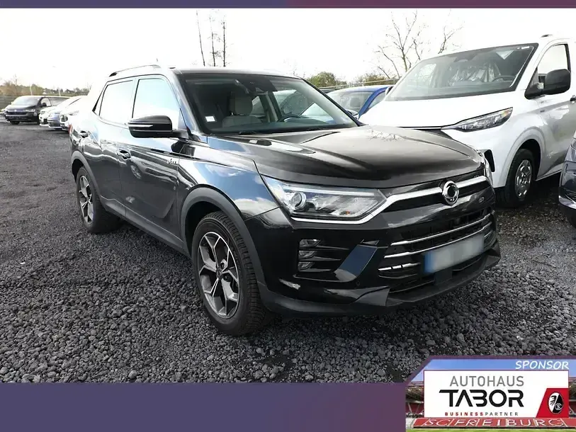 Gebraucht SsangYong Korando 163 PS (119 kW) 2020 Schwarz metallic SUV