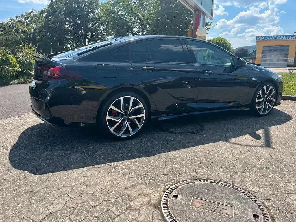 Gebraucht Opel Insignia 230 PS (169 kW) 2021 Black meet kettle (metallic) Limousine