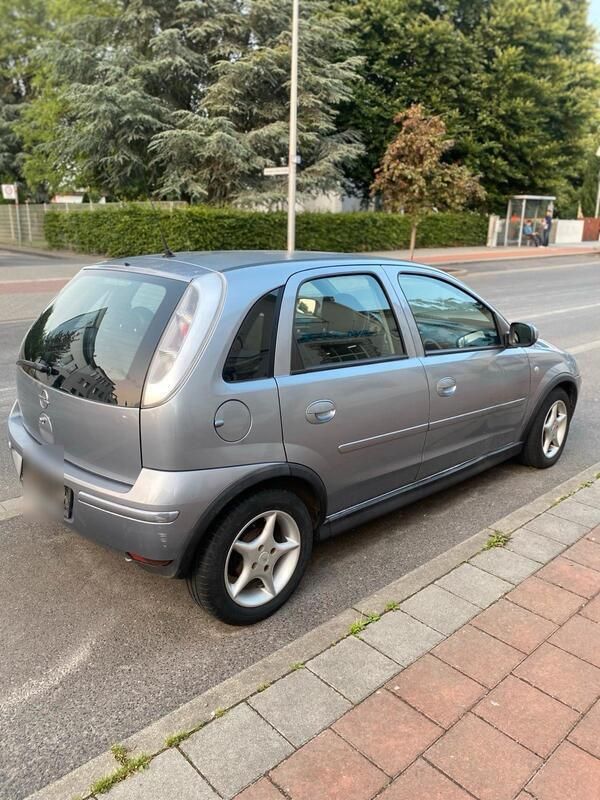 Grau Gebraucht 2006 Opel Corsa Kleinwagen | 1.549 € (Fairer Preis) - Bild 1/4