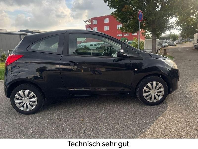 Schwarz (metallic) Gebraucht 2012 Ford Ka Champions Edition Kleinwagen | 3.999 € (Fairer Preis) - Bild 1/4