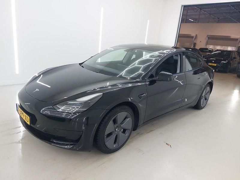 Schwarz Gebraucht 2021 Tesla Model 3 Standard Range Limousine | 20.900 € (Superpreis) - Bild 1/4