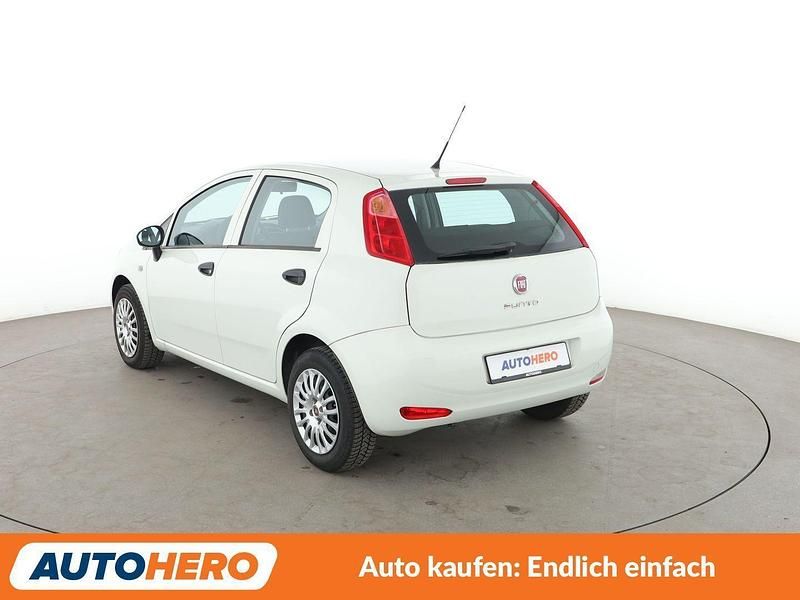 Gebraucht Fiat Punto Pop 69 PS (50 kW) 2015 Weiß Limousine