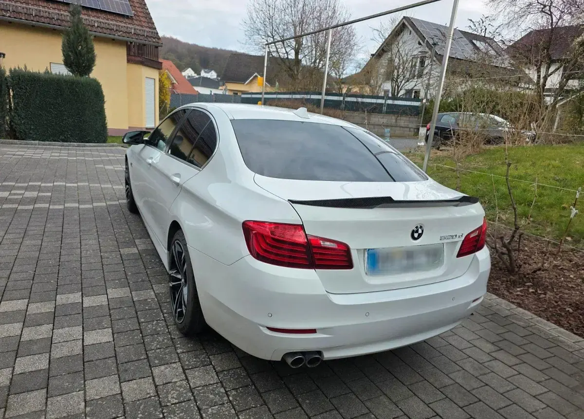 Używany BMW 520 Performance 235 KM (172 kW) 2016 Biały Sedan/Limuzyna