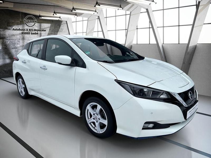 Gebraucht Nissan Leaf Acenta 160 kW (218 PS) 2020 White (s) Kleinwagen