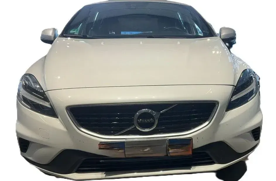 Gebraucht Volvo V40 R-Design 152 PS (111 kW) 2019 Weiß Limousine