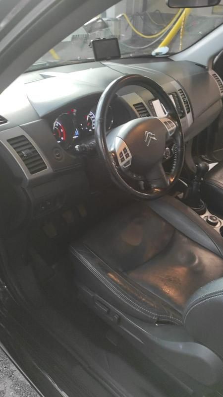 Schwarz Gebraucht 2011 Citroën C-Crosser SUV | 6.899 € - Bild 1/4