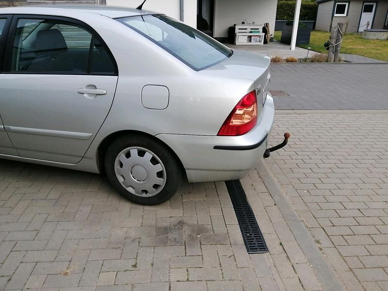 Gebraucht Toyota Corolla 97 PS (71 kW) 2007 Silber Limousine