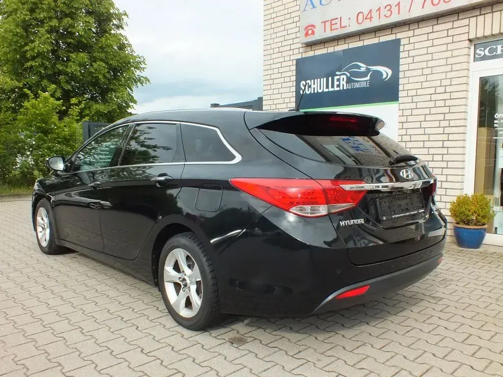 Gebraucht Hyundai i40 Style 136 PS (100 kW) 2011 Schwarz Kombi