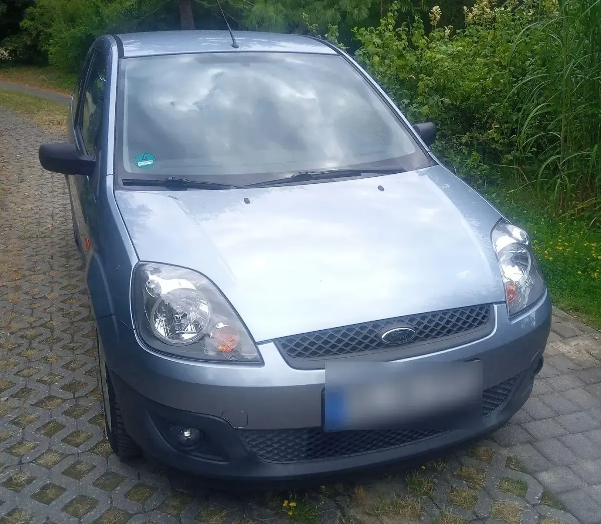 Gebraucht Ford Fiesta Ambiente 60 PS (44 kW) 2006 Blau Kleinwagen