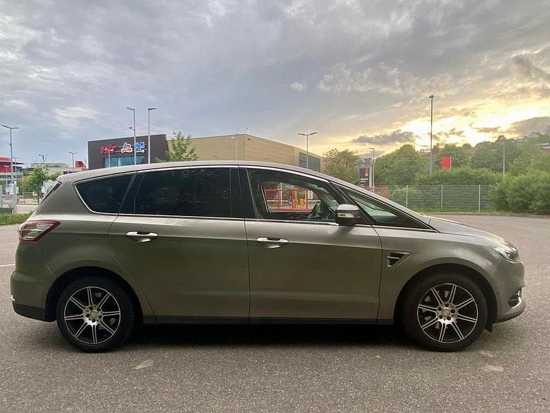 Gebraucht Ford S-MAX Titanium 209 PS (153 kW) 2016 Beige Van / Kleinbus