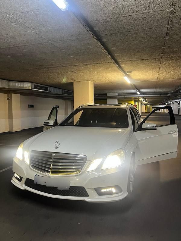 Weiß Gebraucht 2010 Mercedes E350 Avantgarde Kombi | 8.000 € (Etwas zu teuer) - Bild 1/4