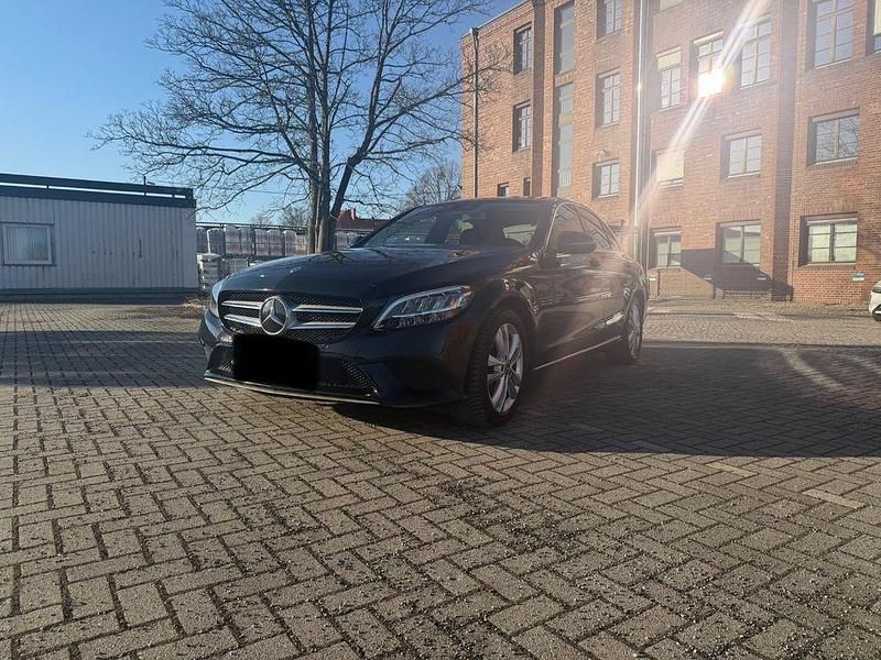 Gebraucht Mercedes C180 Avantgarde 156 PS (114 kW) 2018 Schwarz Limousine