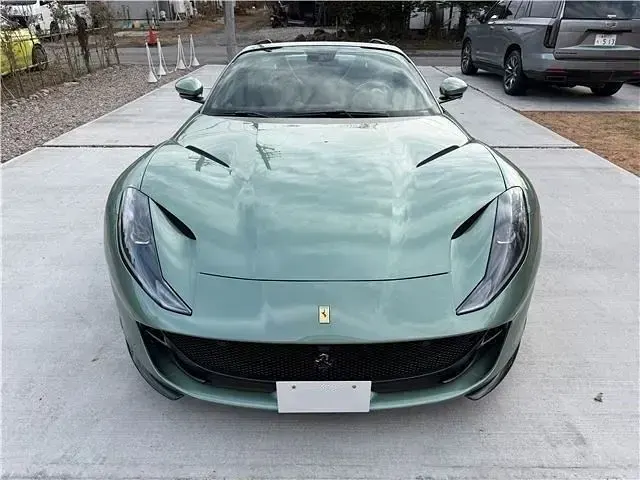 Gebraucht Ferrari 812 799 PS (587 kW) 2021 Grün Cabrio