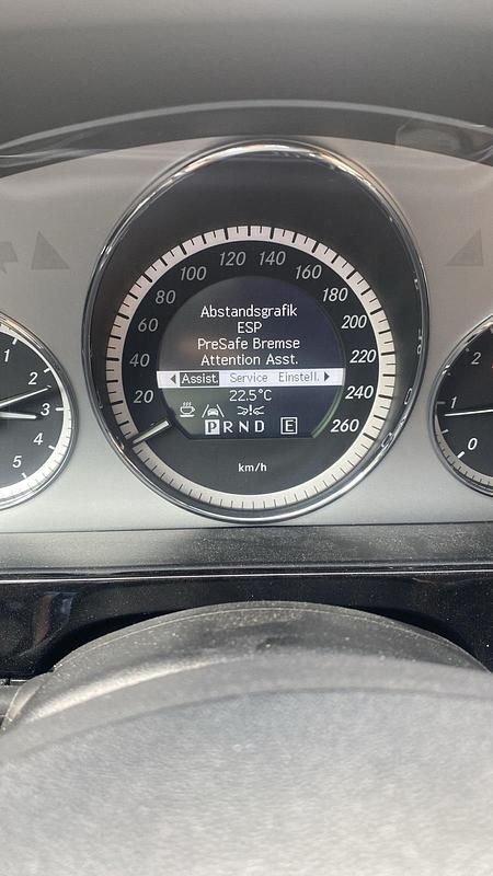 Gebraucht Mercedes E250 204 PS (150 kW) 2010 Schwarz Kombi