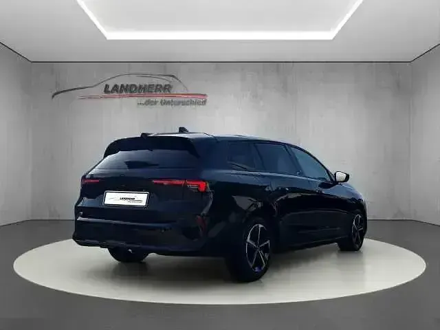 Gebraucht Opel Astra 131 PS (96 kW) 2024 Karbon schwarz (metallic) Kombi
