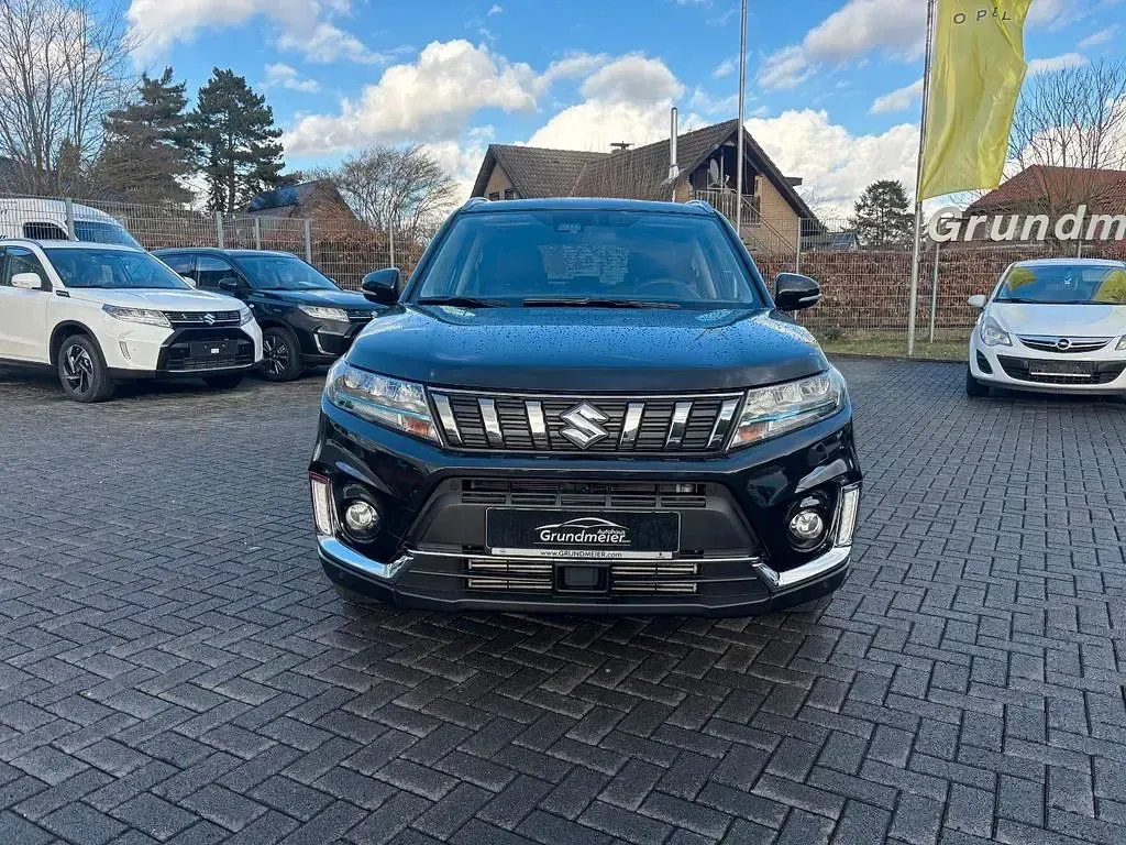 Gebraucht Suzuki Vitara Comfort+ 129 PS (94 kW) 2024 Schwarz SUV
