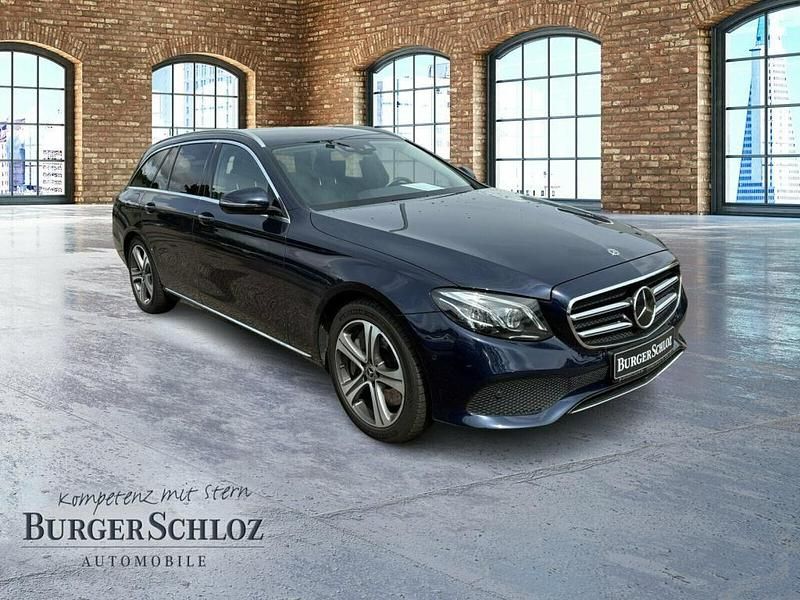 Gebraucht Mercedes E400 Avantgarde 330 PS (242 kW) 2019 Cavansitblau metallic Kombi