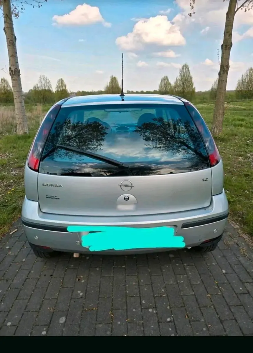 Gebraucht Opel Corsa 75 PS (55 kW) 2004 Silber Kleinwagen