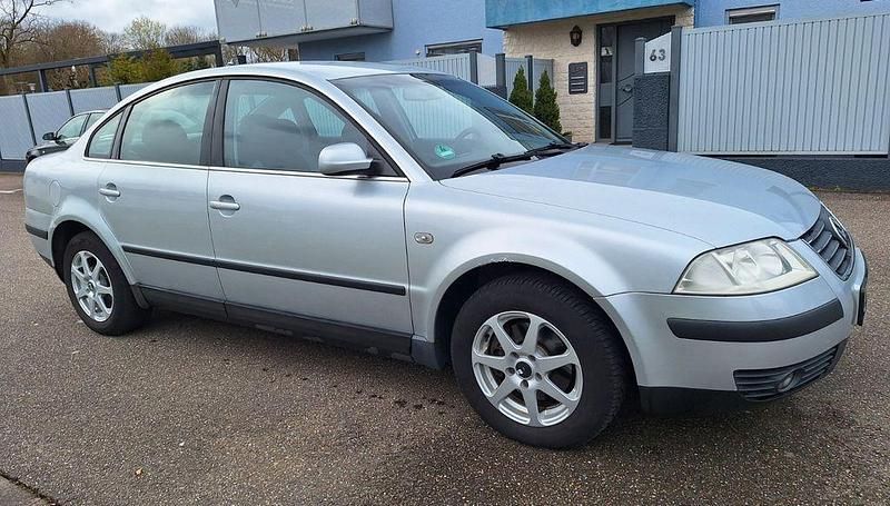 Gebraucht VW Passat Highline 131 PS (96 kW) 2003 Silber Limousine