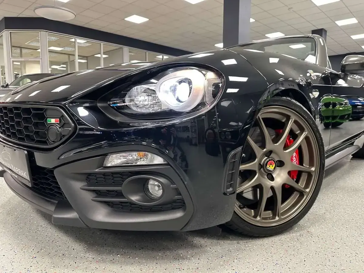 Gebraucht Abarth 124 Spider 170 PS (125 kW) 2019 Schwarz (metallic) Cabrio