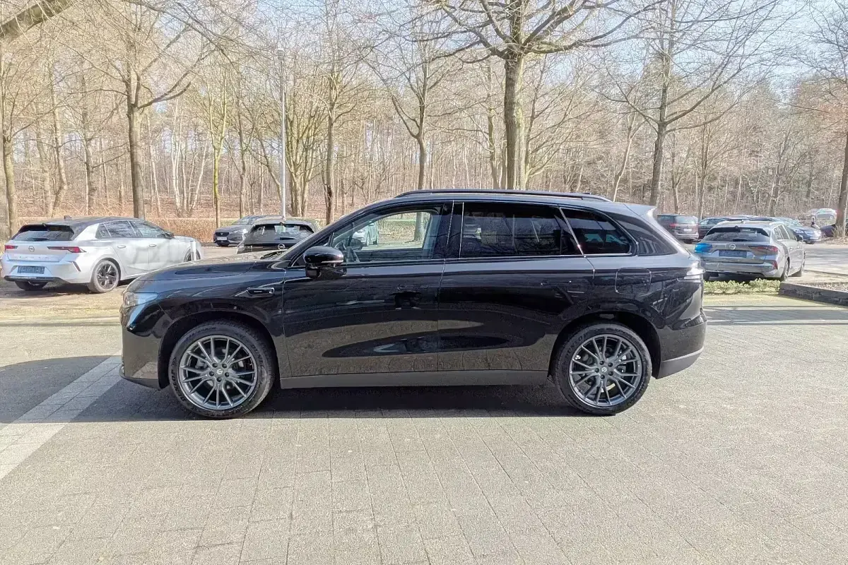 Neu Leapmotor C10 215 PS (158 kW) 2026 Schwarz SUV