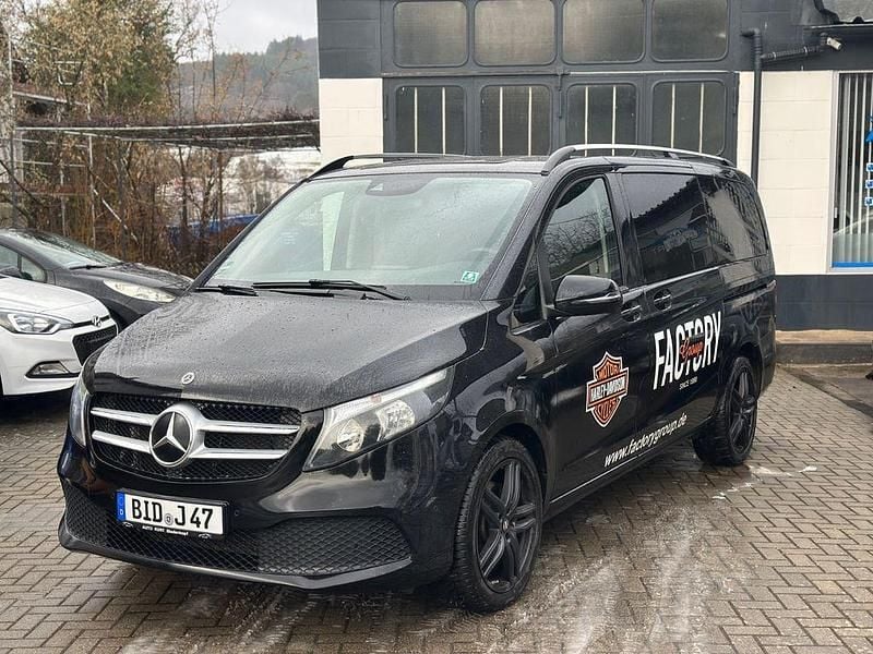 Gebraucht Mercedes V220 Edition 163 PS (119 kW) 2020 Schwarz Van / Kleinbus