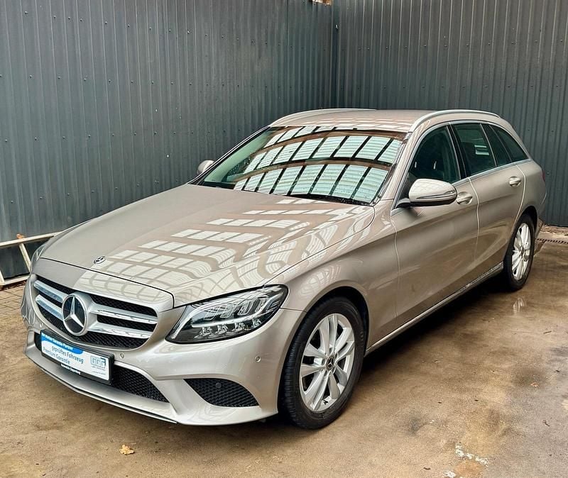 Gebraucht Mercedes C200 Avantgarde 160 PS (117 kW) 2019 Silber Kombi