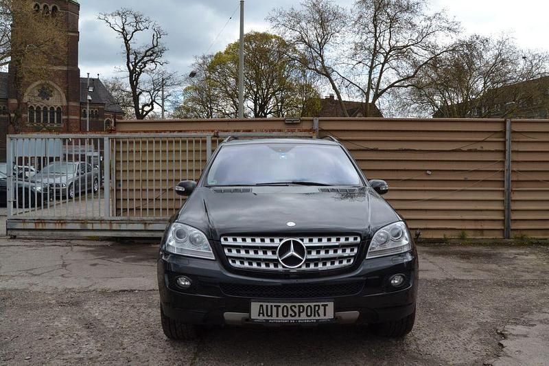 Gebraucht Mercedes ML320 224 PS (164 kW) 2007 Schwarz SUV