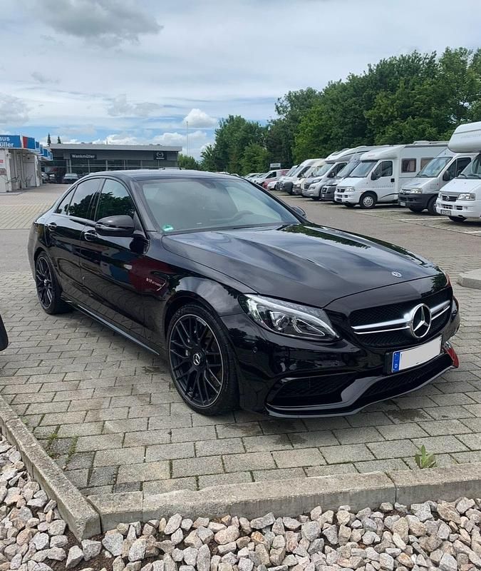 Schwarz Gebraucht 2017 Mercedes C63 AMG AMG Limousine | 41.000 € (Fairer Preis) - Bild 1/4