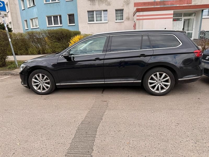 Gebraucht VW Passat 190 PS (139 kW) 2018 Schwarz Kombi