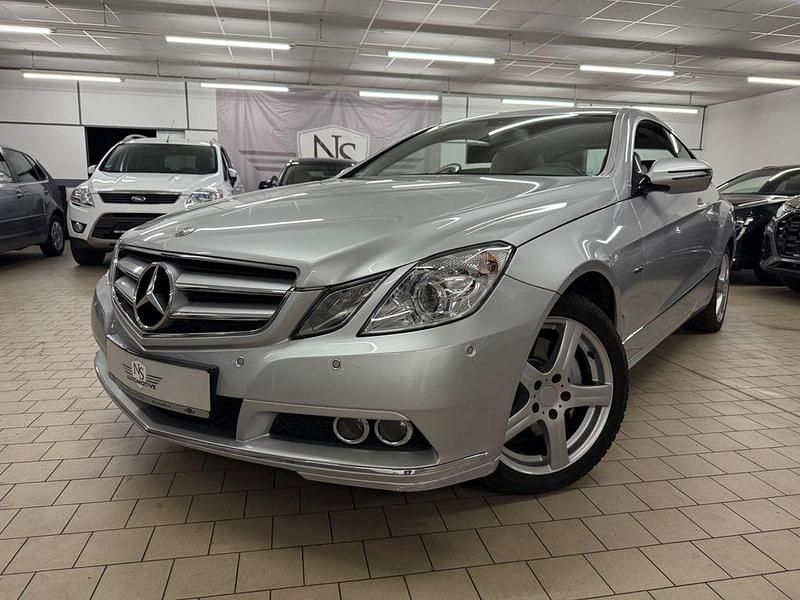 Gebraucht Mercedes E350 231 PS (169 kW) 2009 Silber Coupé