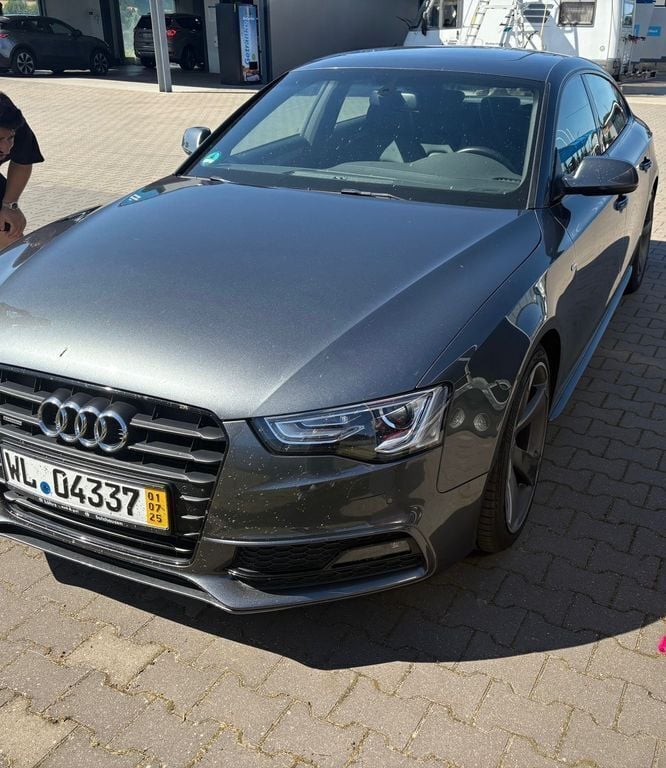 Grau Gebraucht 2013 Audi A5 Ambiente Coupé | 15.490 € (Fairer Preis) - Bild 1/4