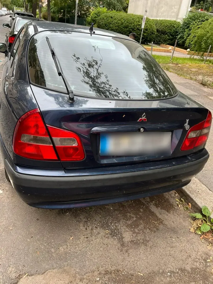 Gebraucht Mitsubishi Carisma 103 PS (75 kW) 2000 Blau Limousine