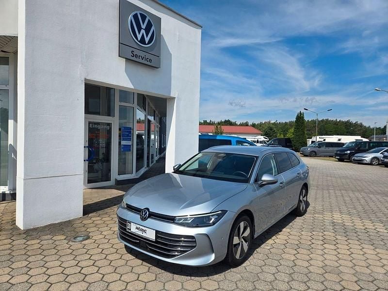 Gebraucht VW Passat Business 150 PS (110 kW) 2024 Silber Kombi