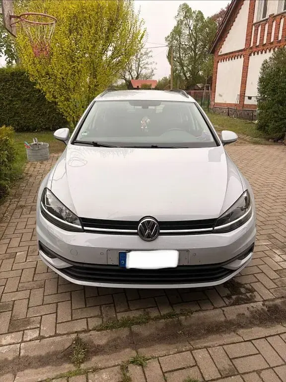 Second-hand VW Golf VII Trendline 116 CP (85 kW) 2017 Alb Break