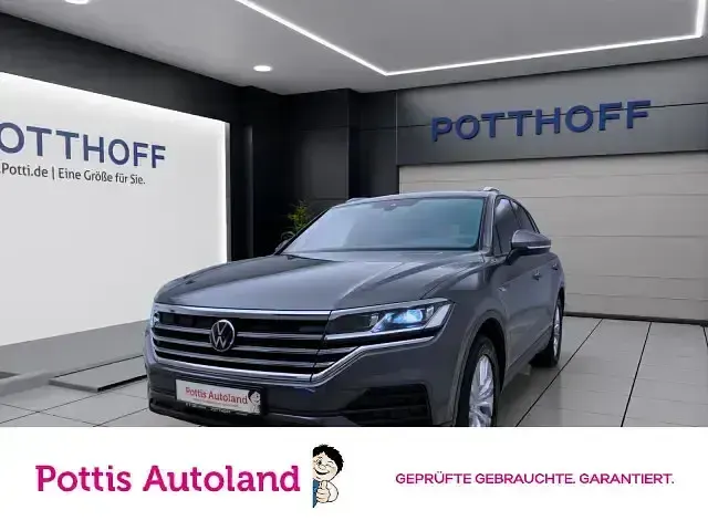 Gebraucht VW Touareg Basis 286 PS (210 kW) 2022 SUV