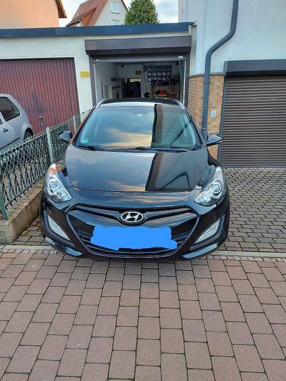 Gebraucht Hyundai i30 110 PS (80 kW) 2013 Schwarz Kombi