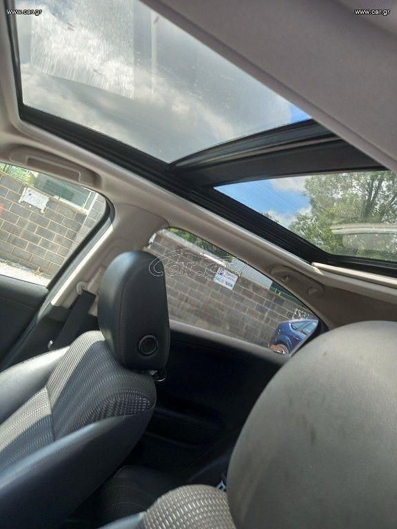 Grau Gebraucht 2017 Honda HR-V Executive SUV | 9.800 € - Bild 1/4