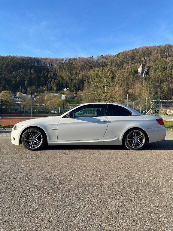 Gebraucht BMW 325 Cabriolet M Sport 204 PS (150 kW) 2011 Weiß Cabrio
