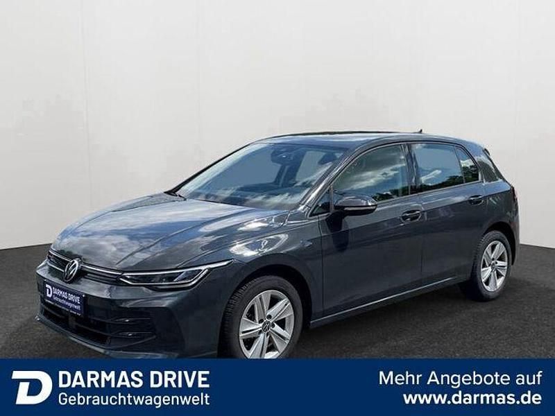 Grau Gebraucht 2025 VW Golf VIII Life Limousine | 21.990 € (Superpreis) - Bild 1/4