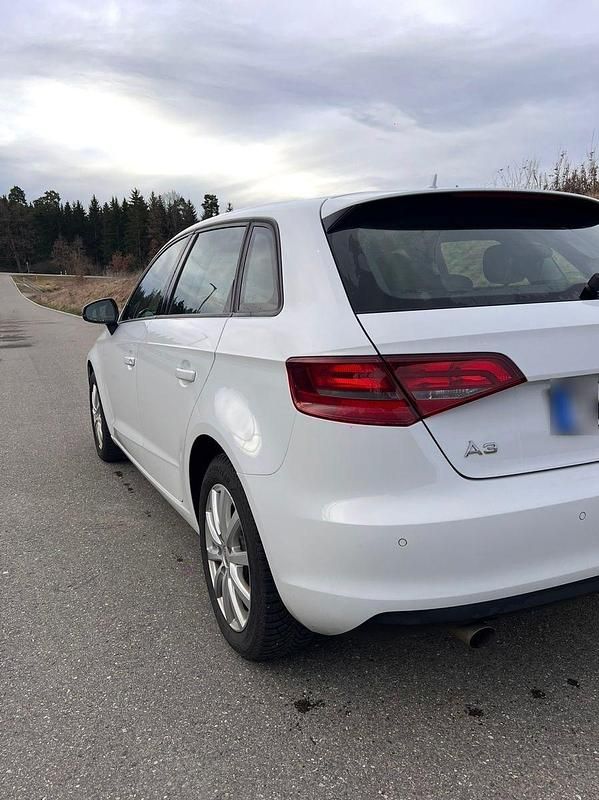 Używany Audi A3 Performance 110 KM (80 kW) 2014 Biały Sedan/Limuzyna